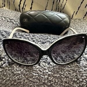 CHANEL Black and White Sunglasses Cat-Eye Style